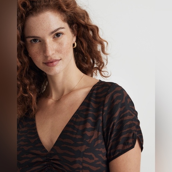 Madewell V-Neck Mini Dress in Abstract Animal - Picture 5 of 12